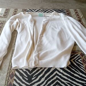CREAM VINTAGE SWEATER